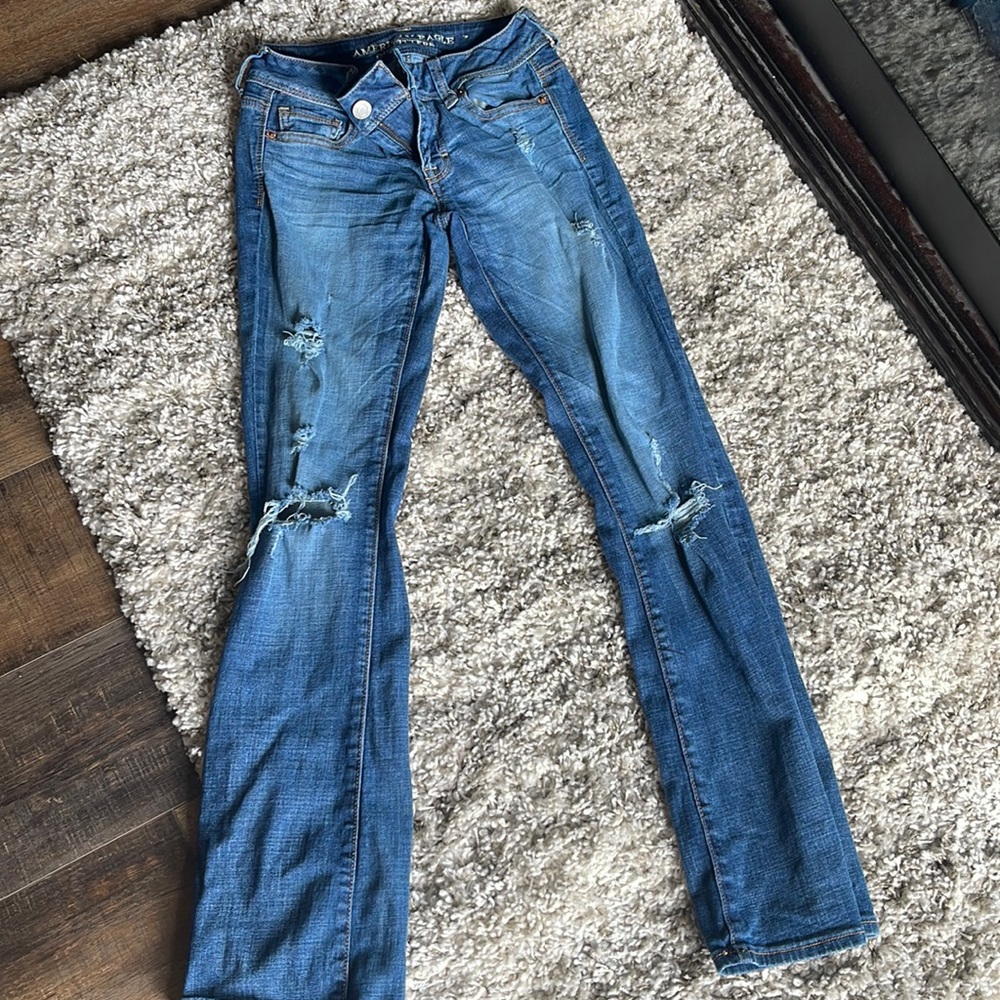 American eagle straight leg distressed jeans